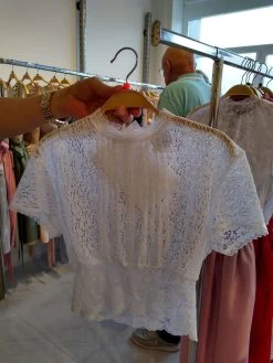 Spitzenbluse Nina Trachten Deiser Wei&szlig; -Trachten Verkauf spitzenbluse trachten deiser d2314023 weiss 1000 93